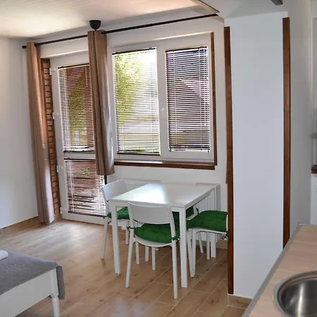 Pitypang Apartman Apartment *